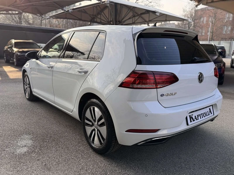 VW Golf е, снимка 7 - Автомобили и джипове - 52882158