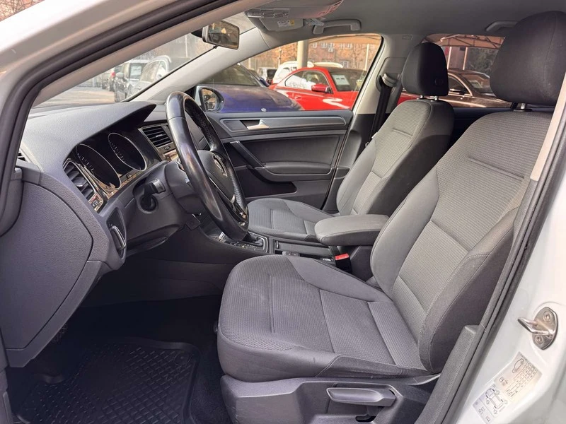 VW Golf е, снимка 11 - Автомобили и джипове - 52882158