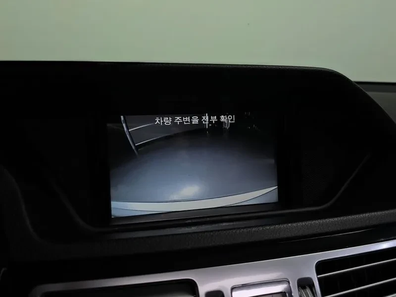 Mercedes-Benz E 220 Bluetech Avantgarde, снимка 15 - Автомобили и джипове - 53872179