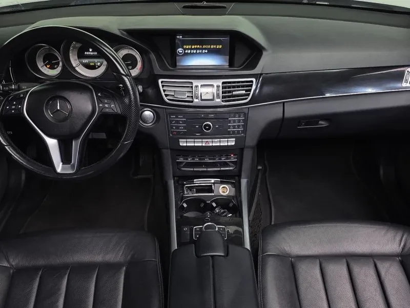 Mercedes-Benz E 220 Bluetech Avantgarde, снимка 7 - Автомобили и джипове - 53872179