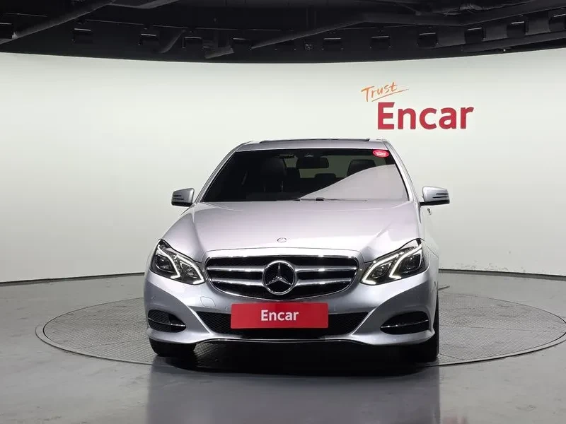 Mercedes-Benz E 220 Bluetech Avantgarde, снимка 3 - Автомобили и джипове - 53872179