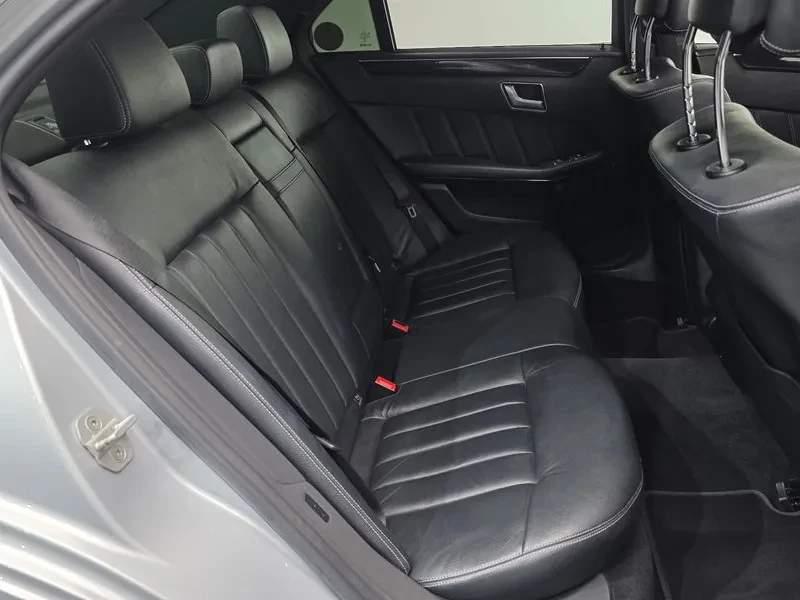 Mercedes-Benz E 220 Bluetech Avantgarde, снимка 12 - Автомобили и джипове - 53872179