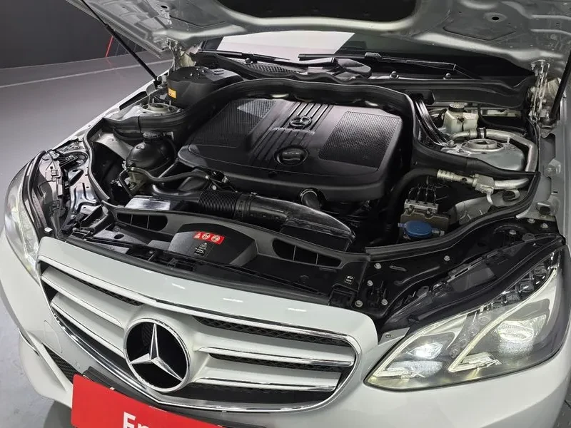 Mercedes-Benz E 220 Bluetech Avantgarde, снимка 6 - Автомобили и джипове - 53872179