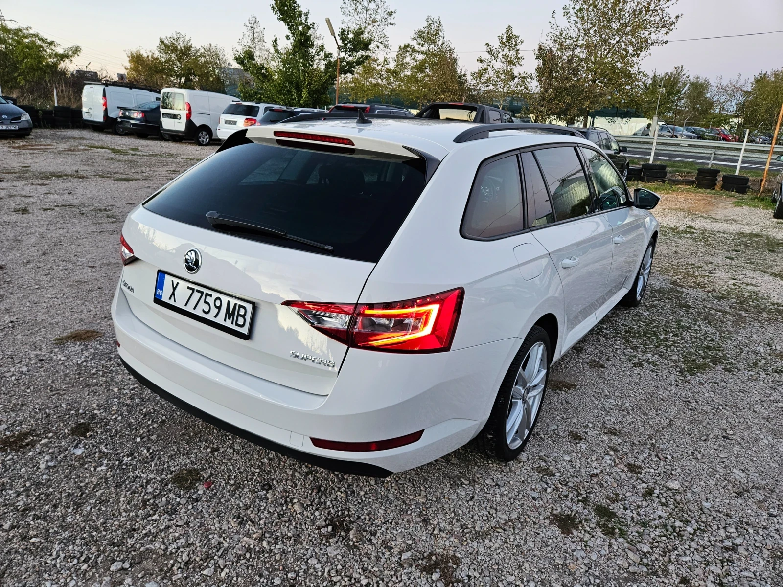 Skoda Superb 2.0TDI - изображение 6