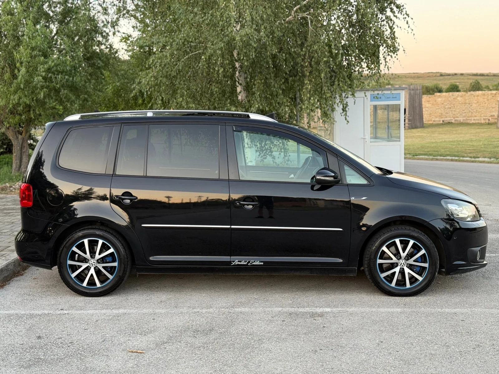 VW Touran 2.0TDI FULL LED - изображение 6