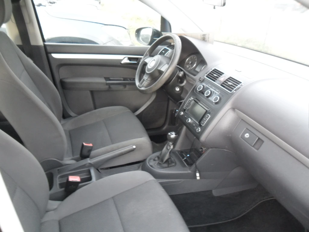 VW Touran 1.4 й 105 к.с 6 ск. | Mobile.bg — изображение 6