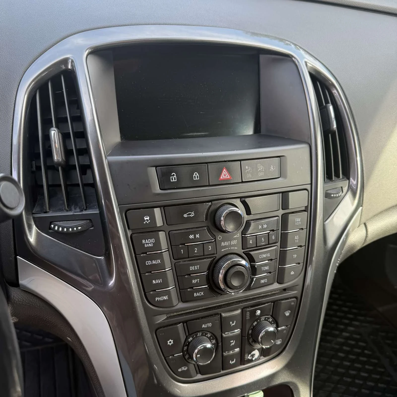 Opel Astra 1.4 turbo 140к.с , снимка 8 - Автомобили и джипове - 53916232