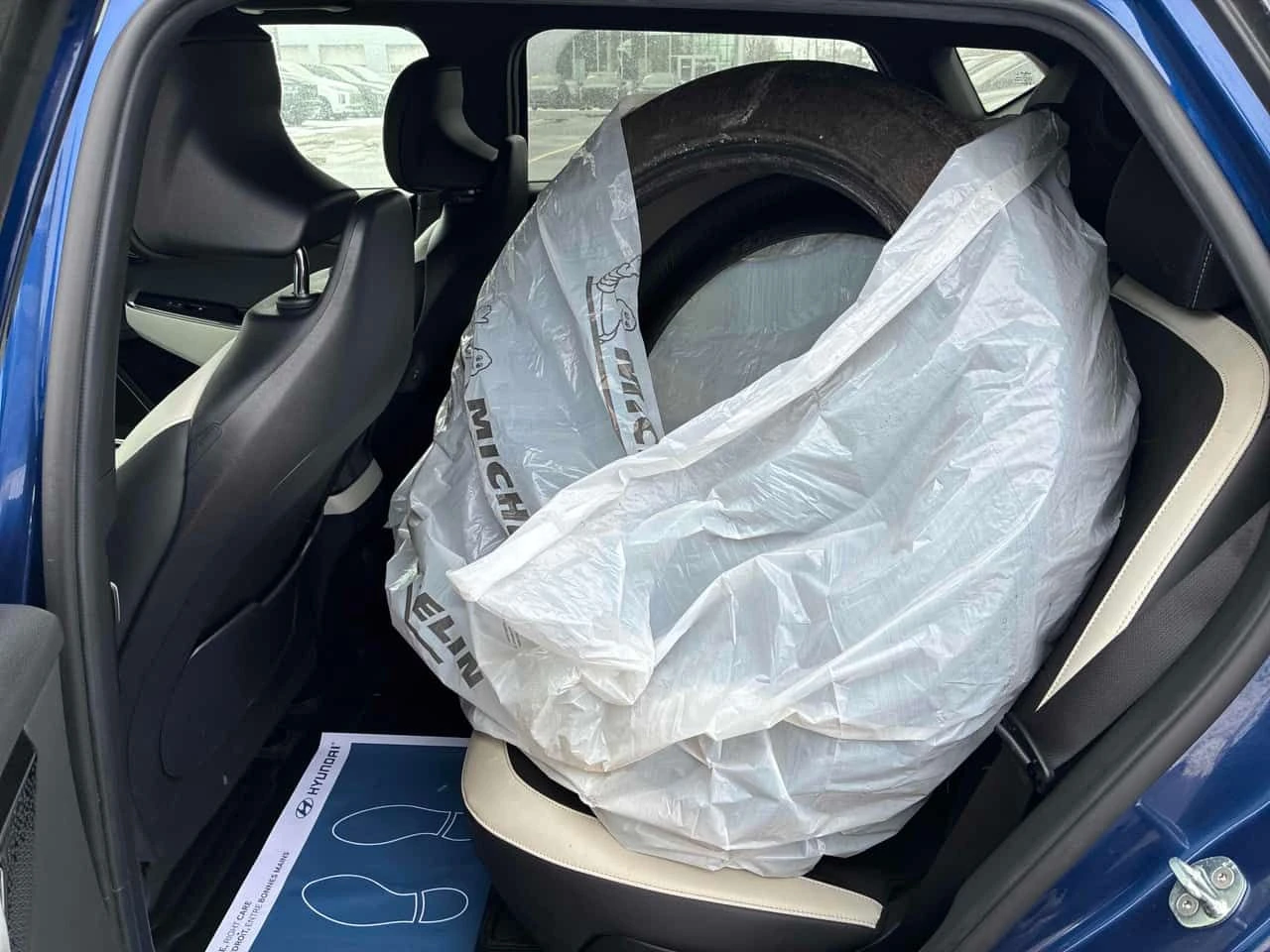 Kia EV6 * LONG RANGE W/GT LINE PKG * CARFAX * , снимка 11 - Автомобили и джипове - 53946675