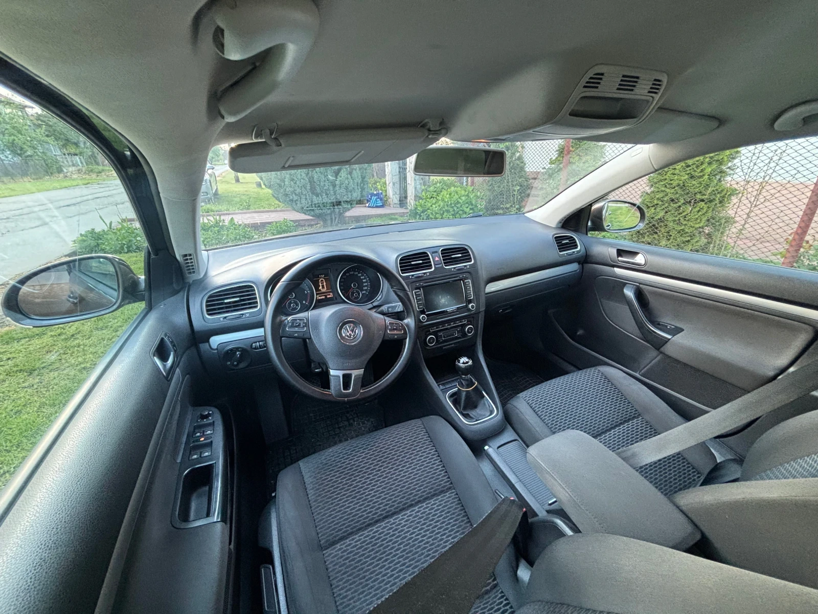 VW Golf 1.6TDI-105, снимка 13 - Автомобили и джипове - 54440349