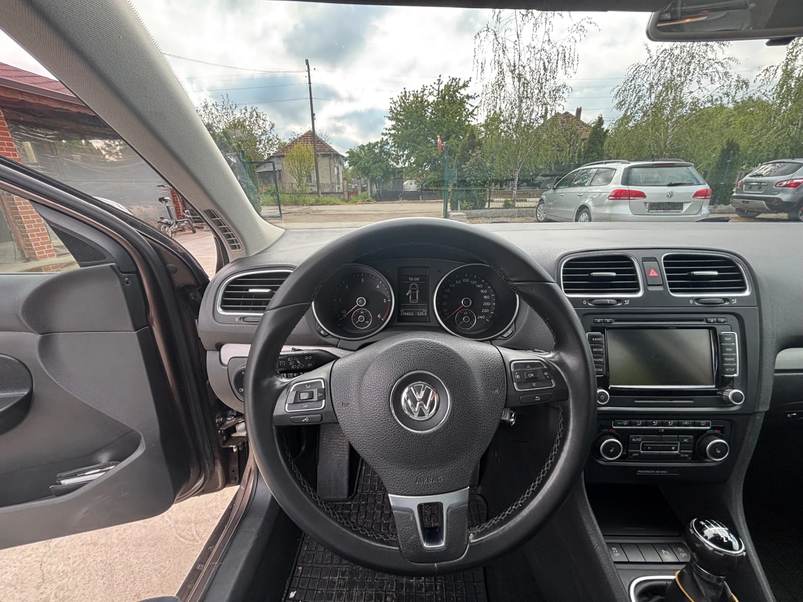 VW Golf 1.6TDI-105, снимка 9 - Автомобили и джипове - 54440349