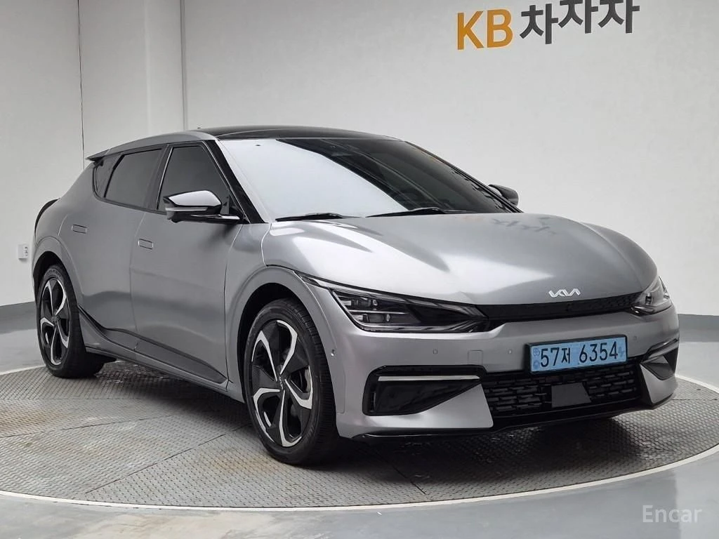 Kia EV6 * LONG* RANGE* 4WD* GT* LINE* , снимка 2 - Автомобили и джипове - 54509803