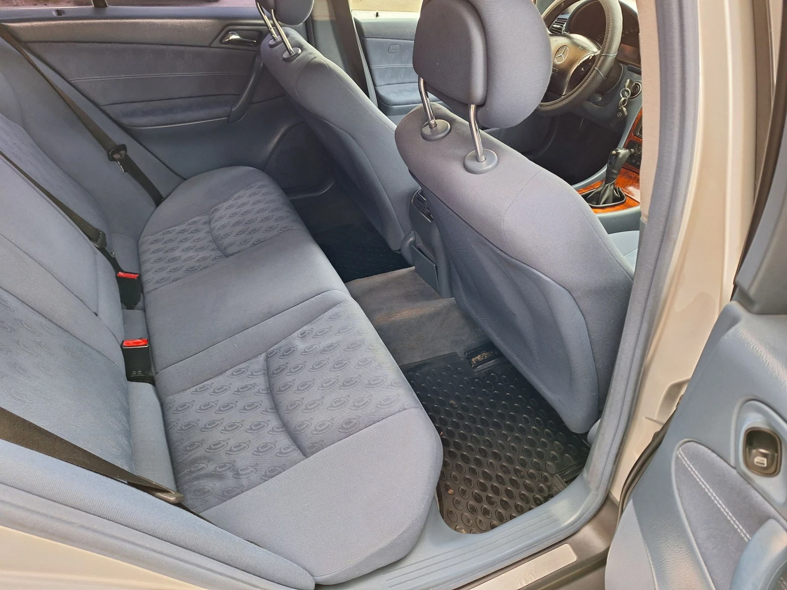Mercedes-Benz C 180 1.8 i kompresori , снимка 14 - Автомобили и джипове - 54527623