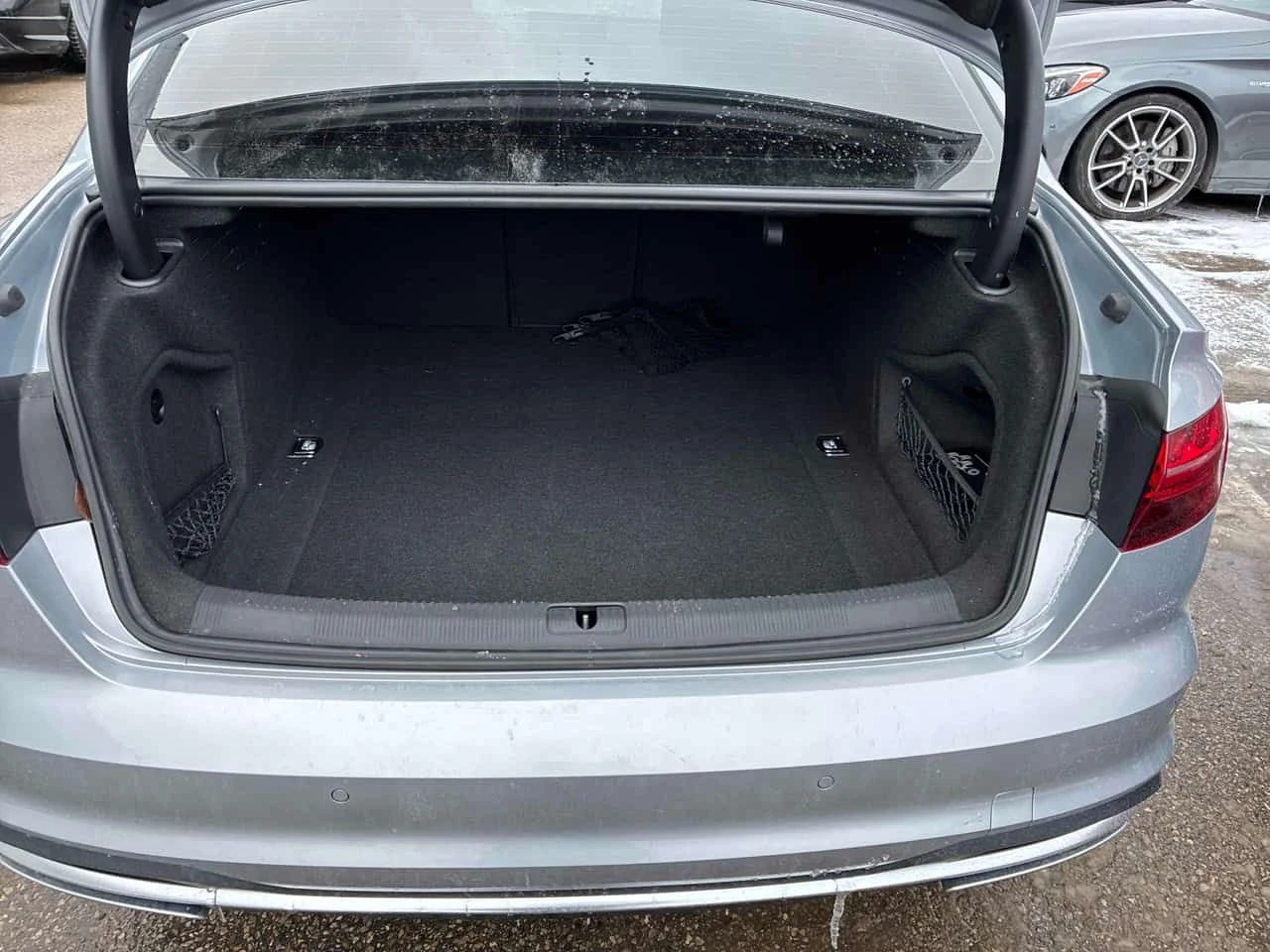 Audi A4  Komfort /DISTRONIC/LED/АВТОКРЕДИТ, снимка 15 - Автомобили и джипове - 54549392