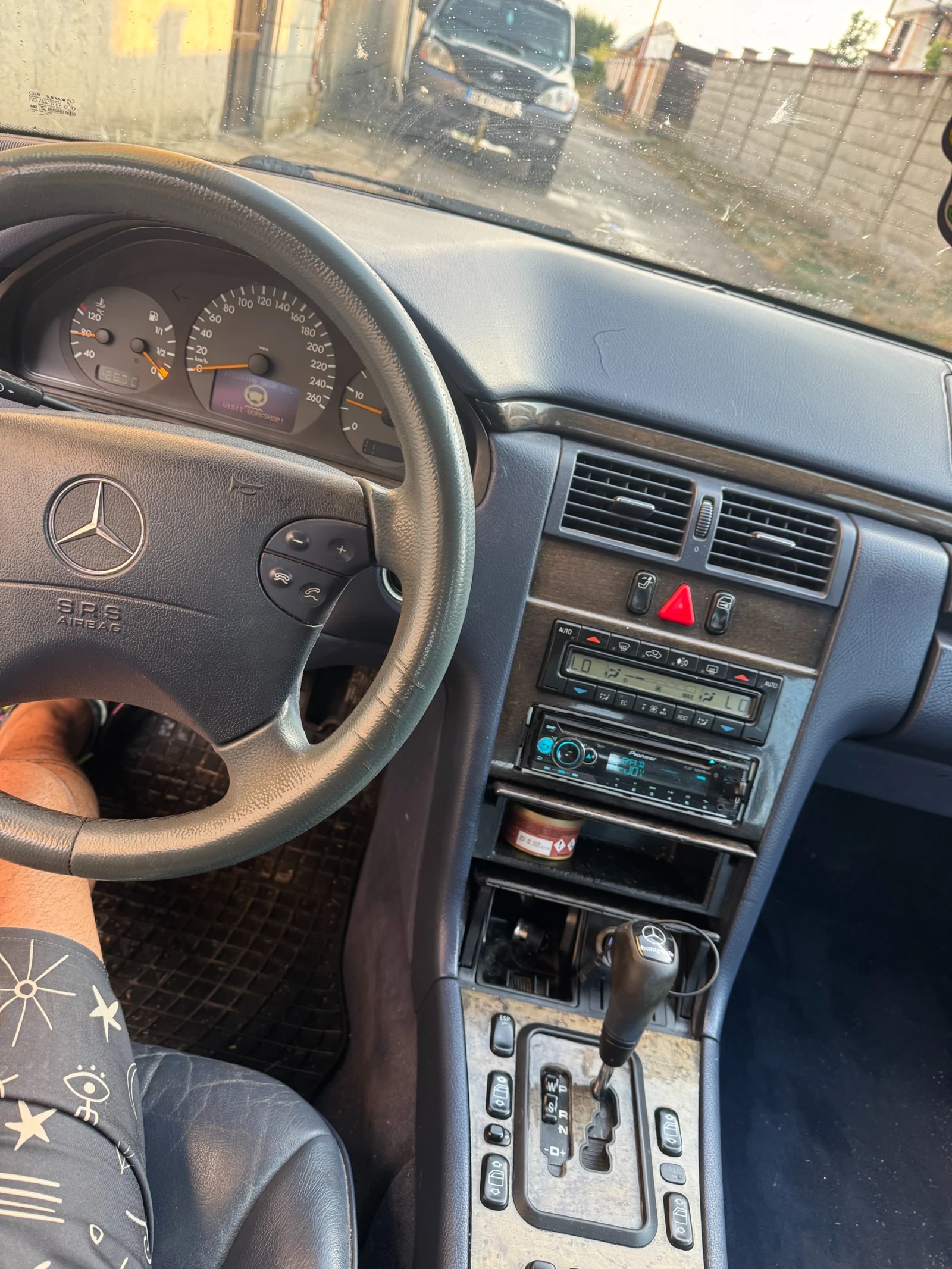 Mercedes-Benz E 320 3.2 - 197 коня , снимка 7 - Автомобили и джипове - 55803369
