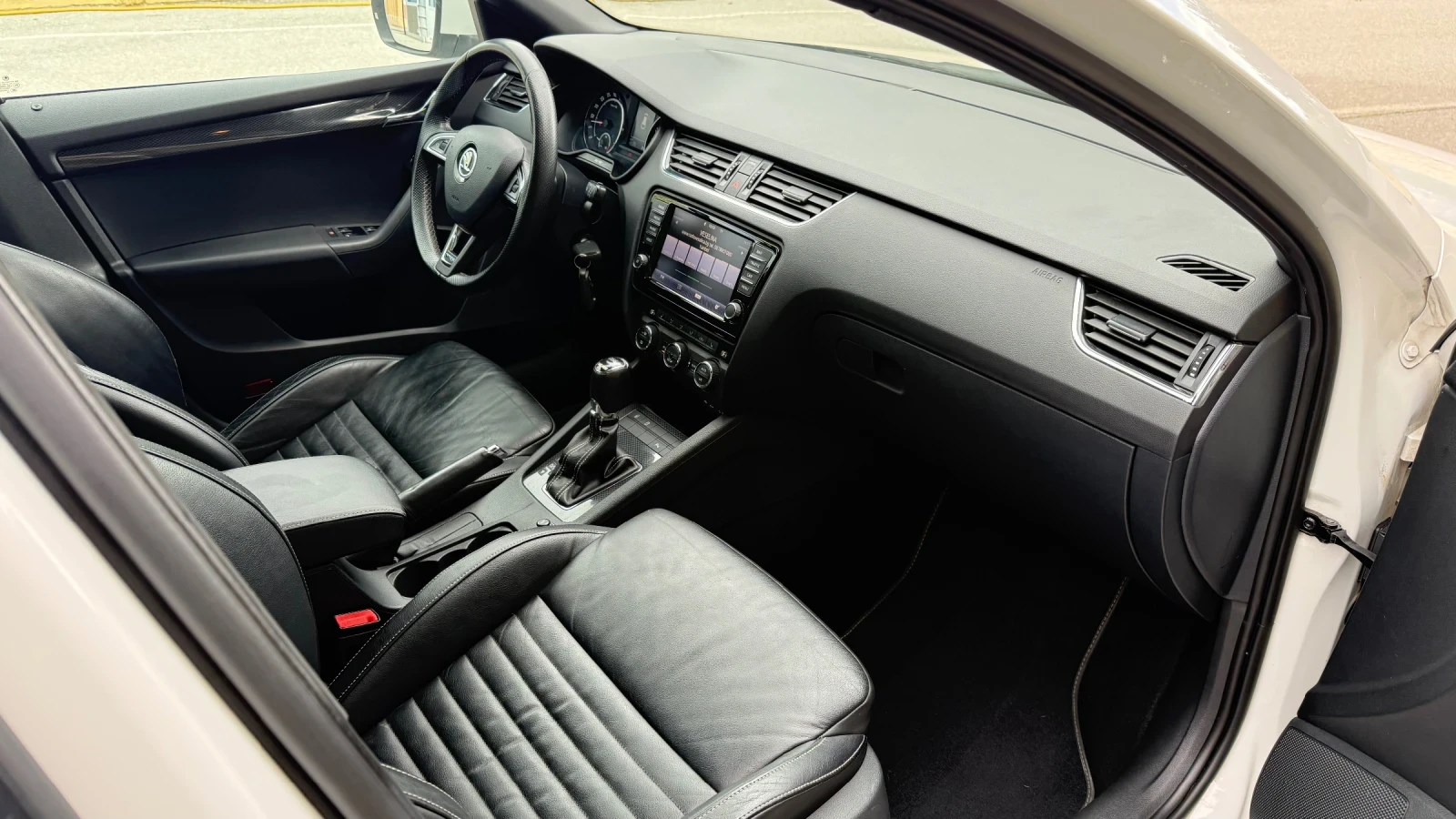 Skoda Octavia VRS* DSG* ПОДГРЕВ* NAVI* DISTRONIC* TOP, снимка 13 - Автомобили и джипове - 55849920