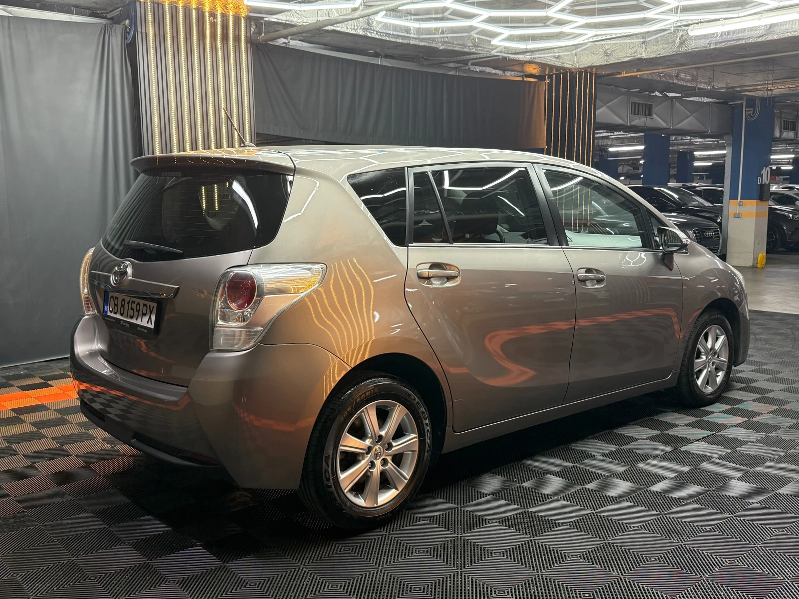 Toyota Verso 1.6D 112кс, снимка 5 - Автомобили и джипове - 56020355