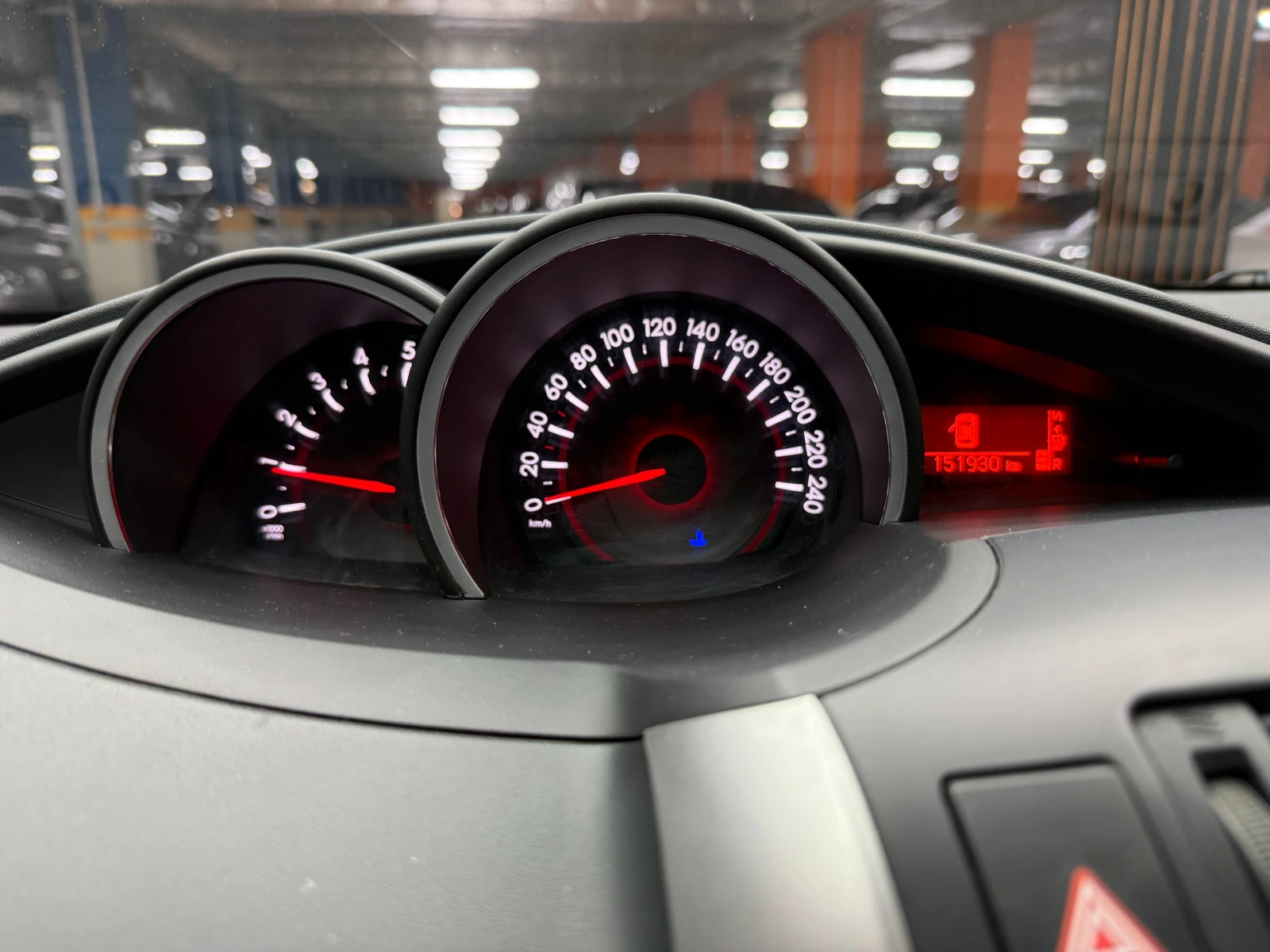 Toyota Verso 1.6D 112кс, снимка 14 - Автомобили и джипове - 56020355