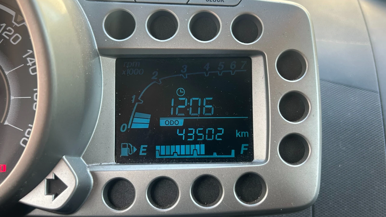 Chevrolet Spark, снимка 11 - Автомобили и джипове - 56467559
