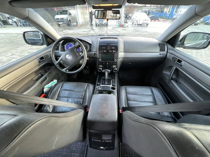 VW Touareg 3.0 TDI, снимка 5 - Автомобили и джипове - 47335697