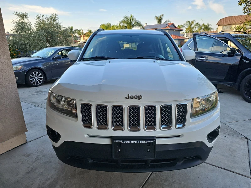 Jeep Compass Latitude* ПОДГРЕВИ* КРАЙНА ЦЕНА , снимка 2 - Автомобили и джипове - 48340847