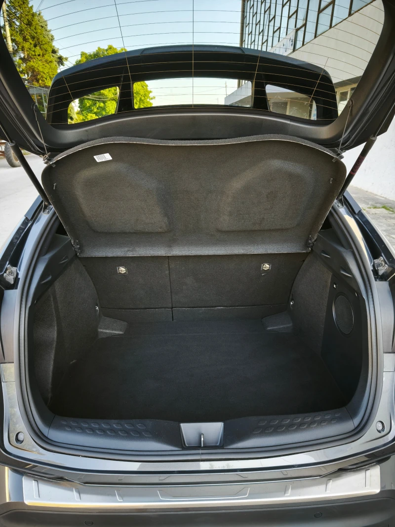 Toyota C-HR 1.2i /4x4/FACELIFT/Гаранция/, снимка 9 - Автомобили и джипове - 51258865