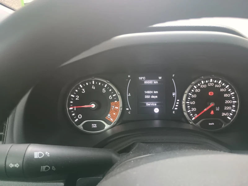 Jeep Renegade, снимка 9 - Автомобили и джипове - 52366533