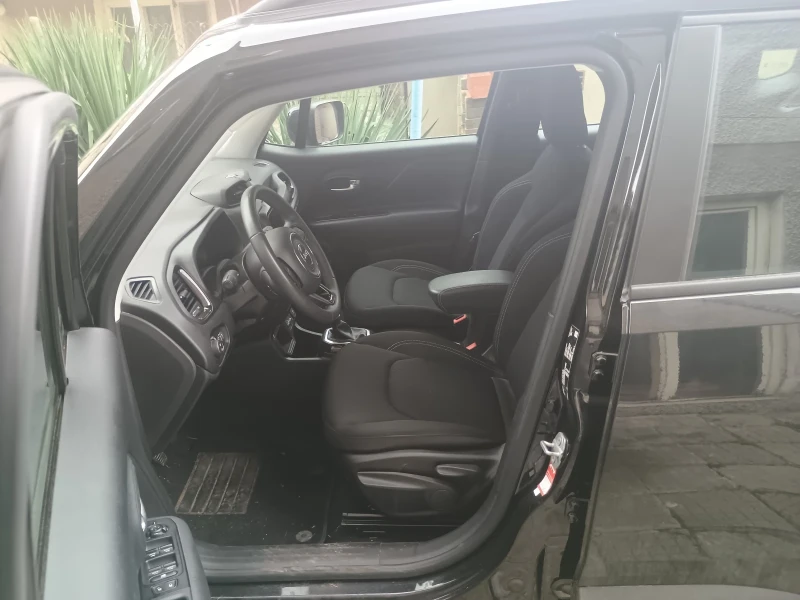 Jeep Renegade, снимка 5 - Автомобили и джипове - 52366533