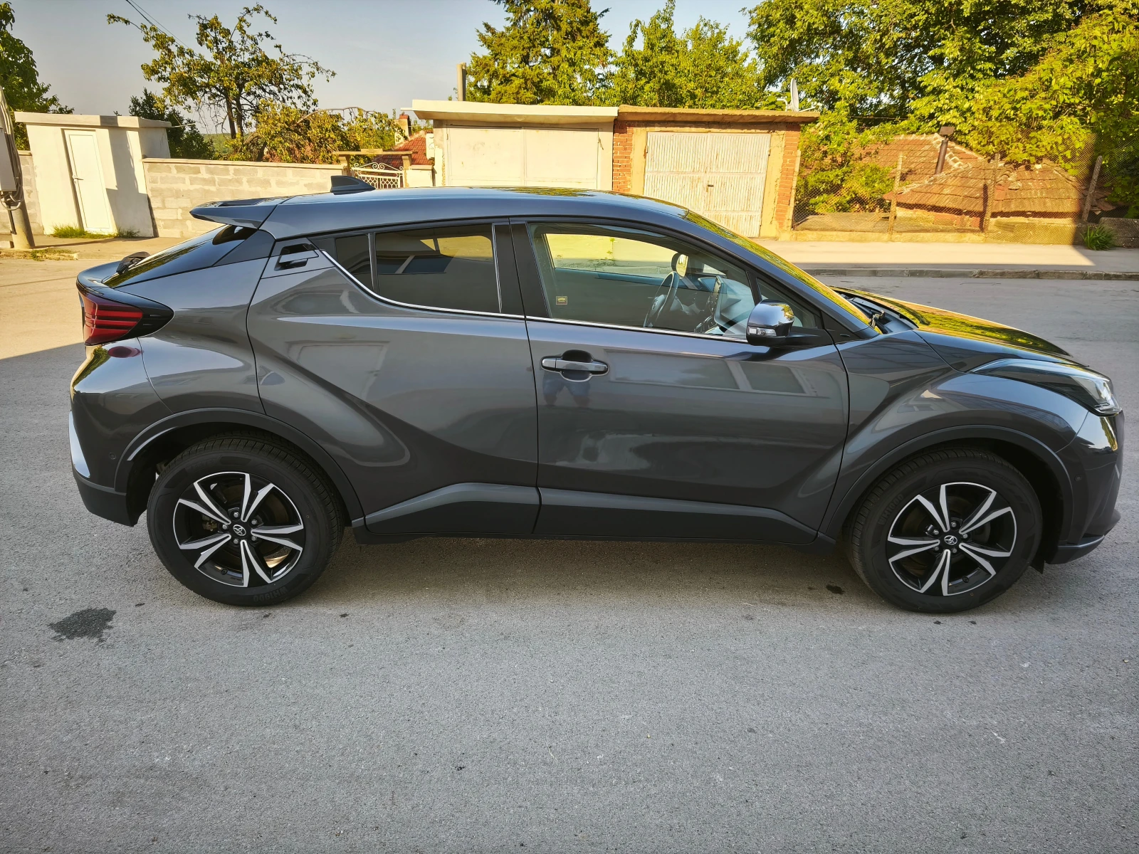 Toyota C-HR 1.2i /4x4/FACELIFT/Гаранция/ - изображение 4