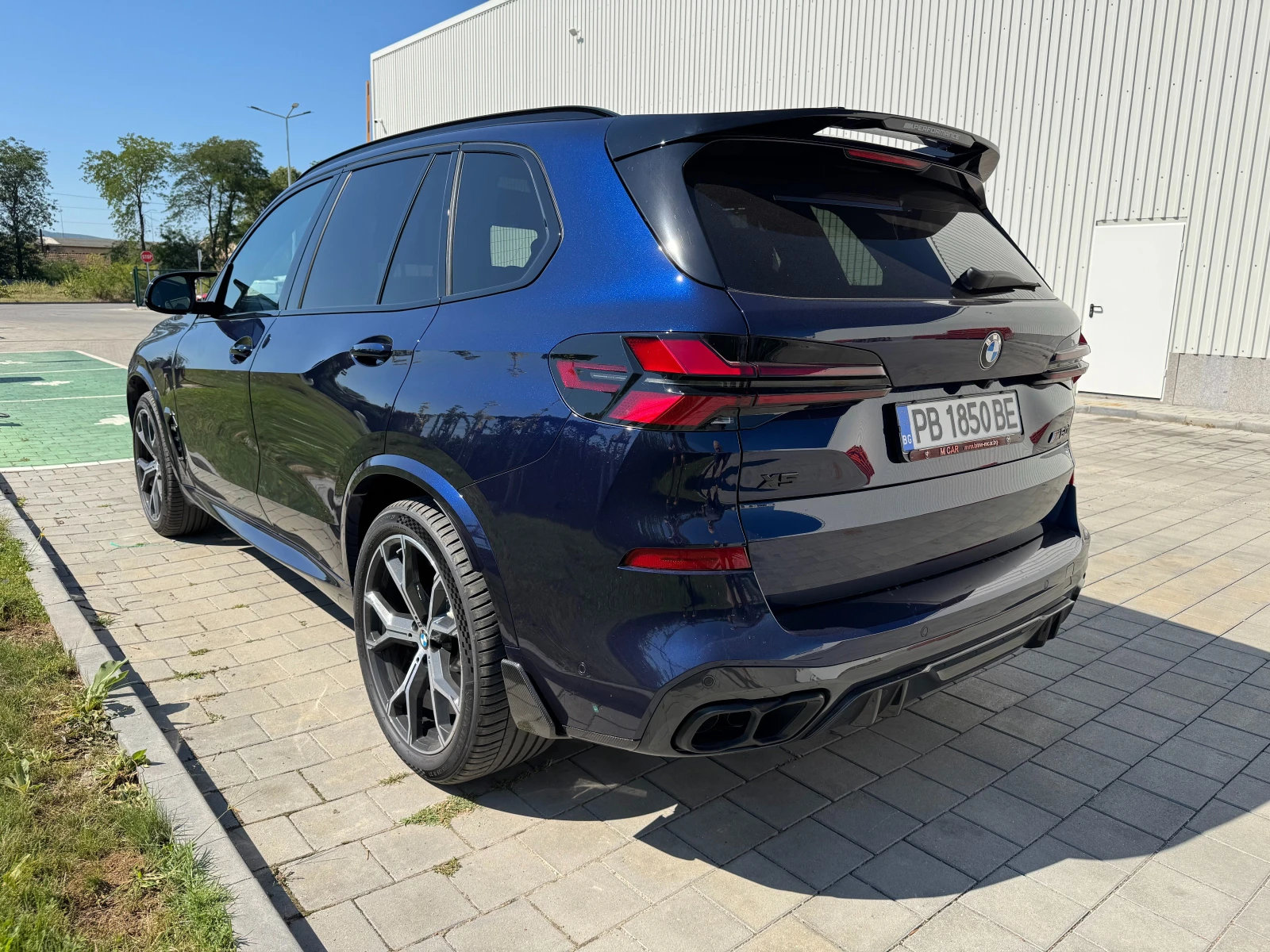 BMW X5 BMW X5 M60i - изображение 5