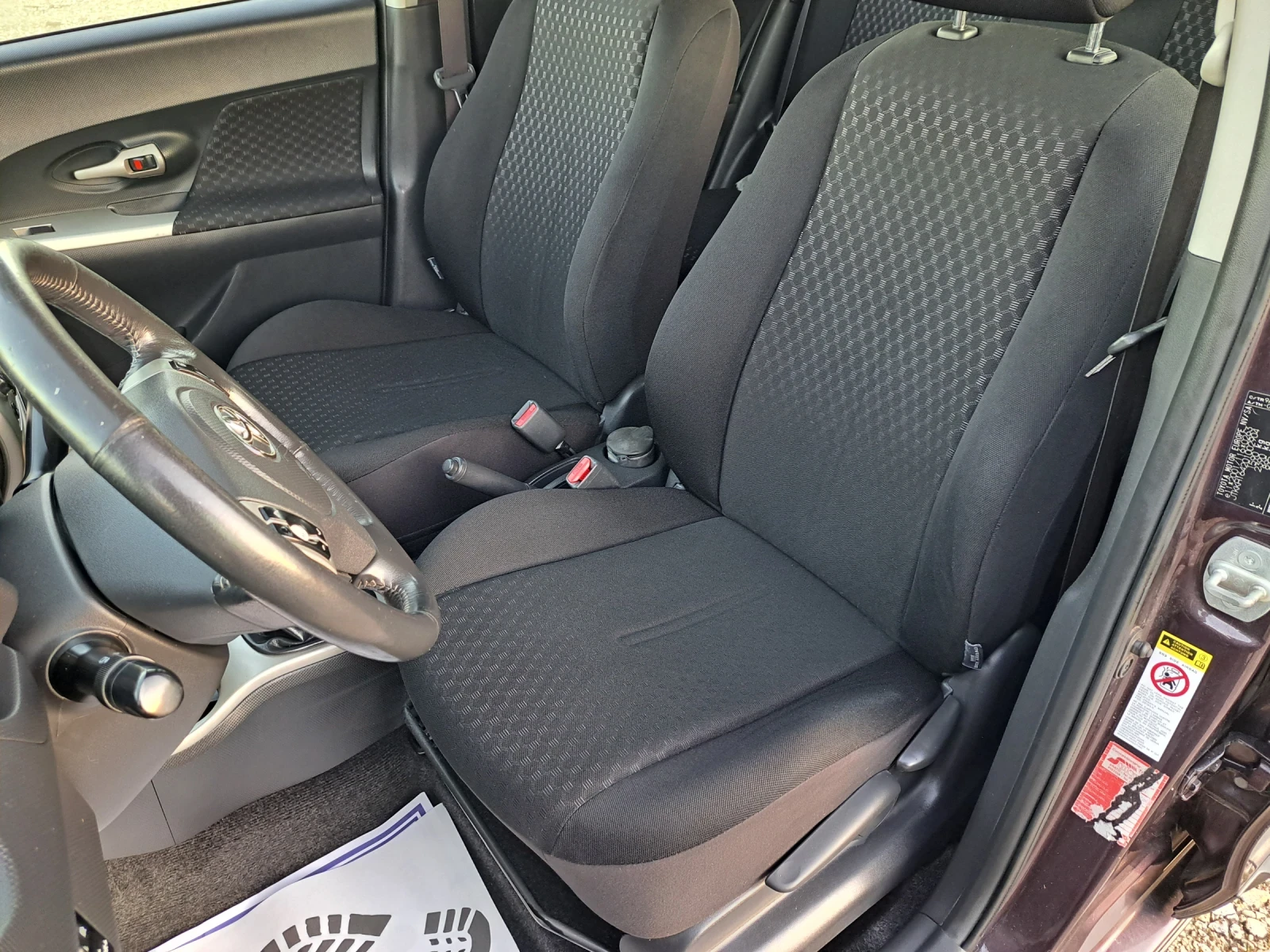 Toyota Urban Cruiser 1.3 i  100k.c - изображение 10