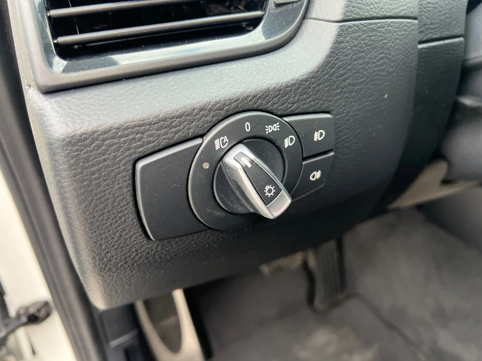 BMW X1 XD face* Avtom* bi-xenon* Navi* koja* full, снимка 12 - Автомобили и джипове - 53952593