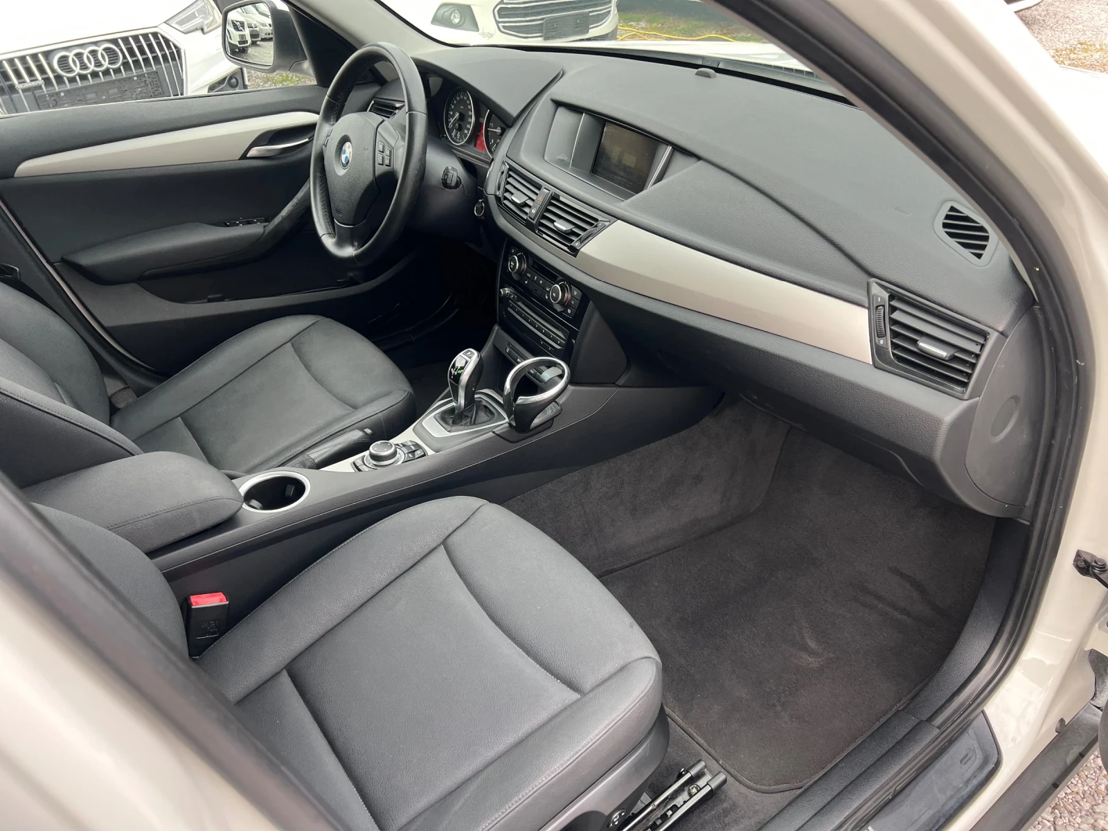 BMW X1 XD face* Avtom* bi-xenon* Navi* koja* full, снимка 9 - Автомобили и джипове - 53952593