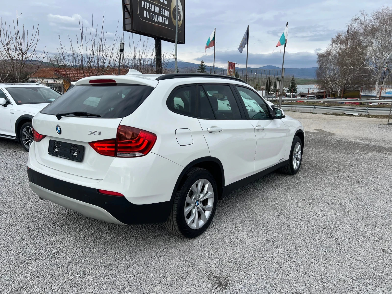 BMW X1 XD face* Avtom* bi-xenon* Navi* koja* full, снимка 6 - Автомобили и джипове - 53952593