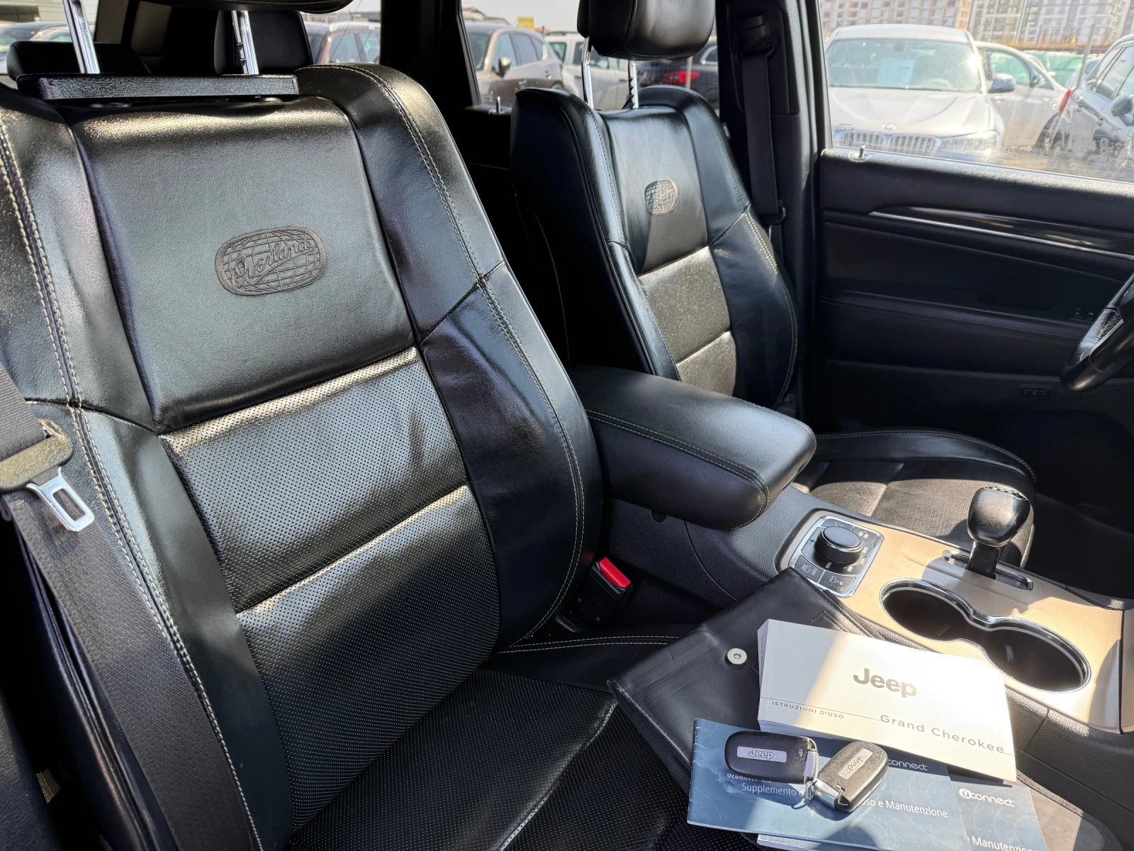 Jeep Grand cherokee 3.0D CH OVERLAND, снимка 11 - Автомобили и джипове - 53986867
