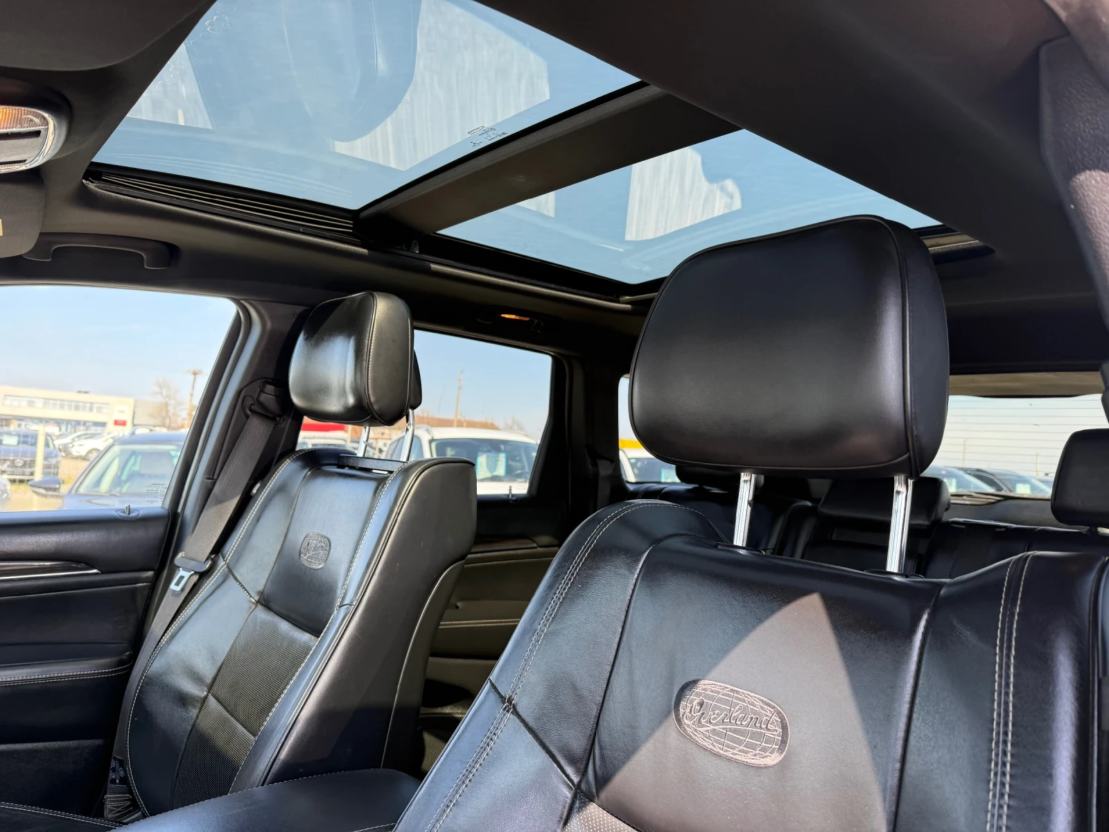 Jeep Grand cherokee 3.0D CH OVERLAND, снимка 16 - Автомобили и джипове - 53986867