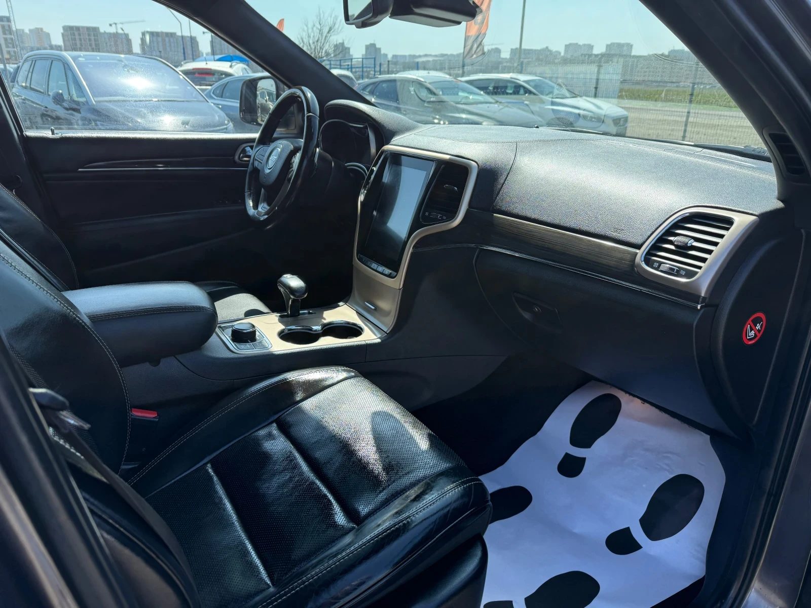 Jeep Grand cherokee 3.0D CH OVERLAND, снимка 10 - Автомобили и джипове - 53986867