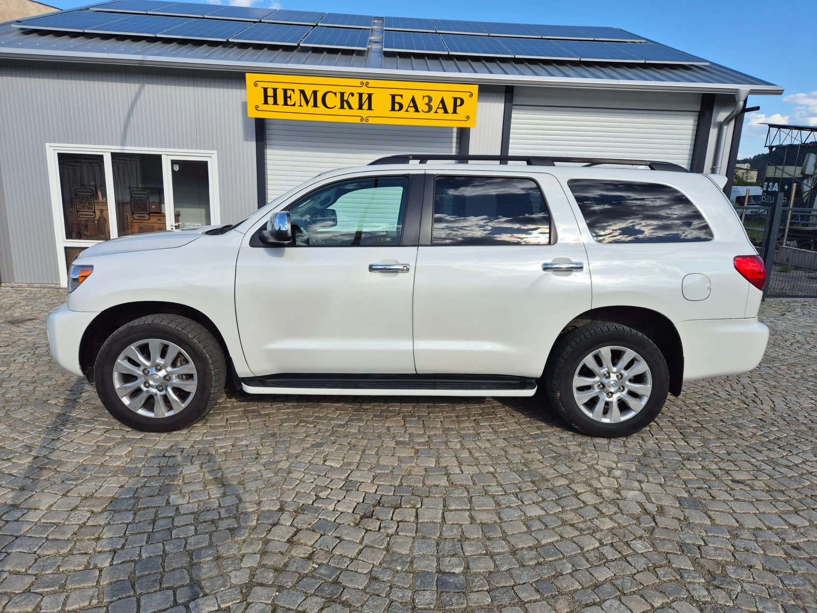 Toyota Sequoia, снимка 3 - Автомобили и джипове - 54438037