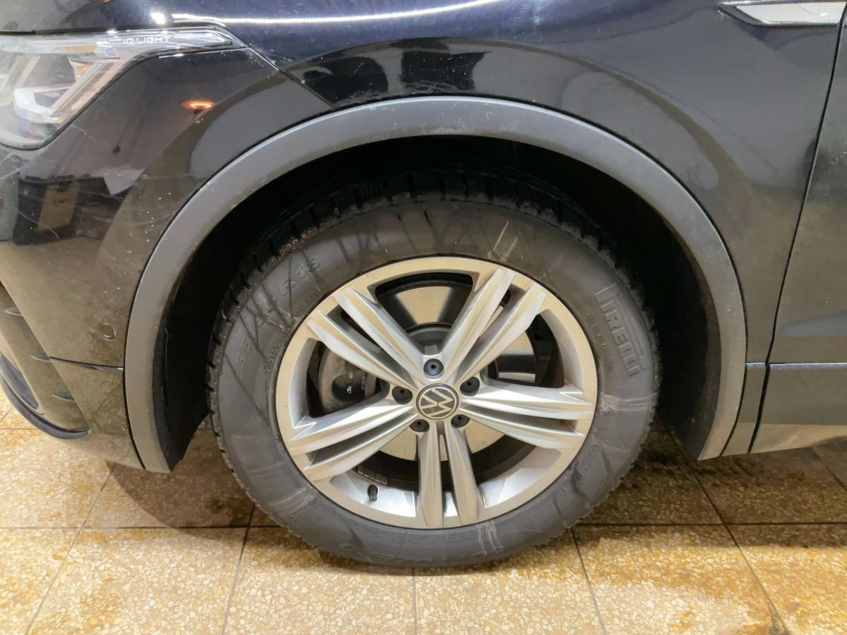 VW Tiguan R-Line* 4motionDSG* Matrix* 360* Harman, снимка 2 - Автомобили и джипове - 54481614