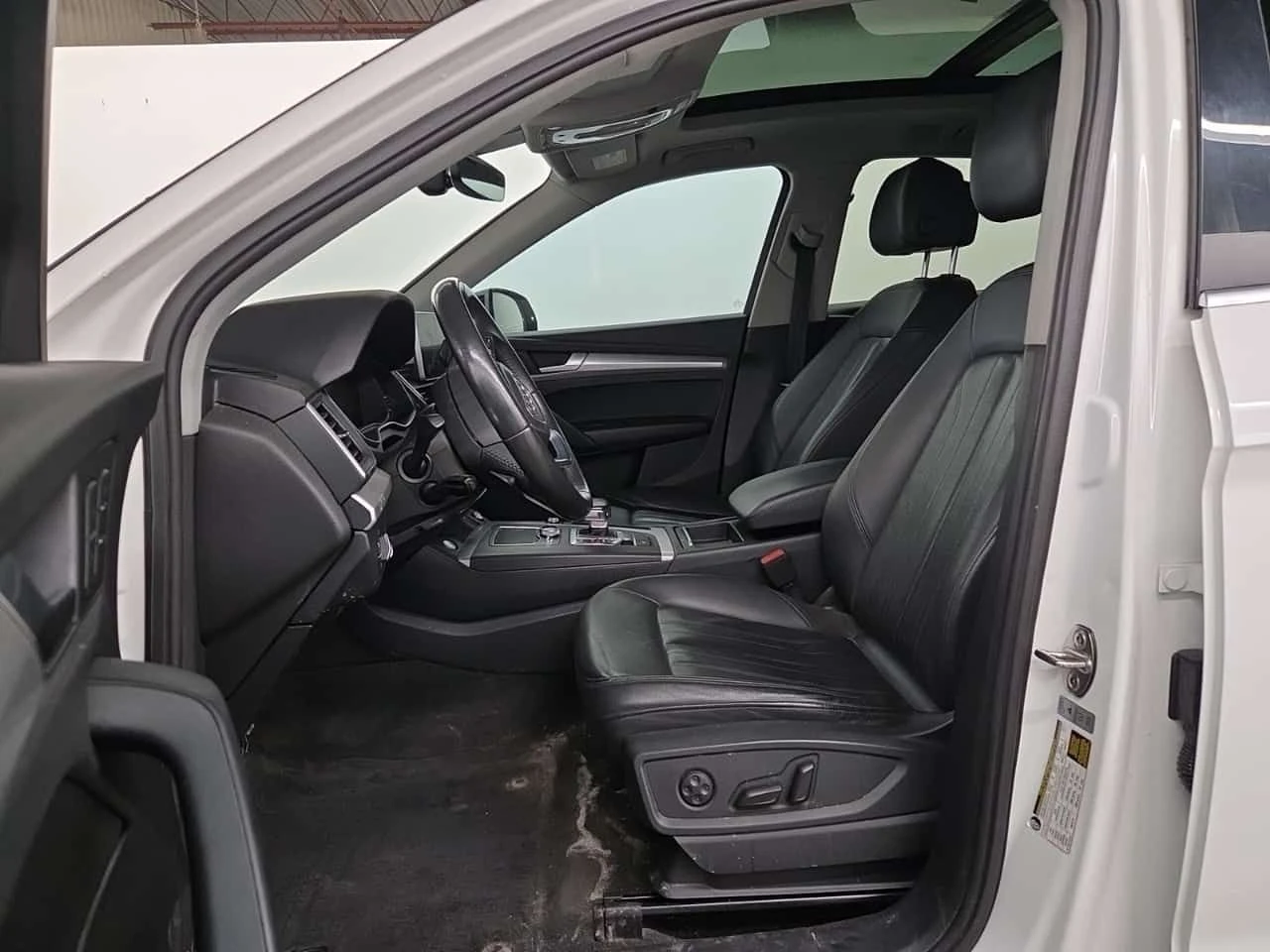 Audi Q5 * PROGRESSIV * CARFAX * 2 КЛЮЧА * ПАНОРАМА * , снимка 8 - Автомобили и джипове - 54528845