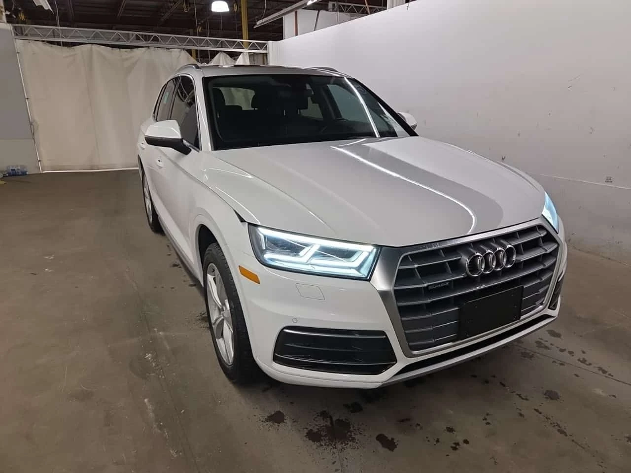 Audi Q5 * PROGRESSIV * CARFAX * 2 КЛЮЧА * ПАНОРАМА * , снимка 2 - Автомобили и джипове - 54528845