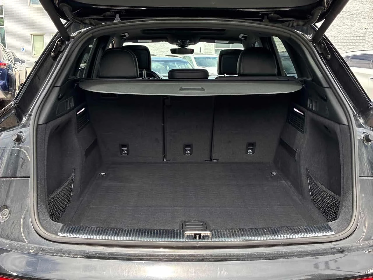 Audi SQ5 Technik tiptronic/360/ПАНОРАМА, снимка 14 - Автомобили и джипове - 54862022
