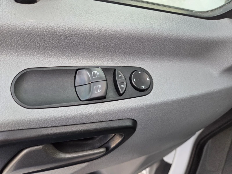Mercedes-Benz Sprinter 516 CDI, Климатик, Падащ борд, Щора, До 3.5 тона, снимка 13 - Бусове и автобуси - 51357749