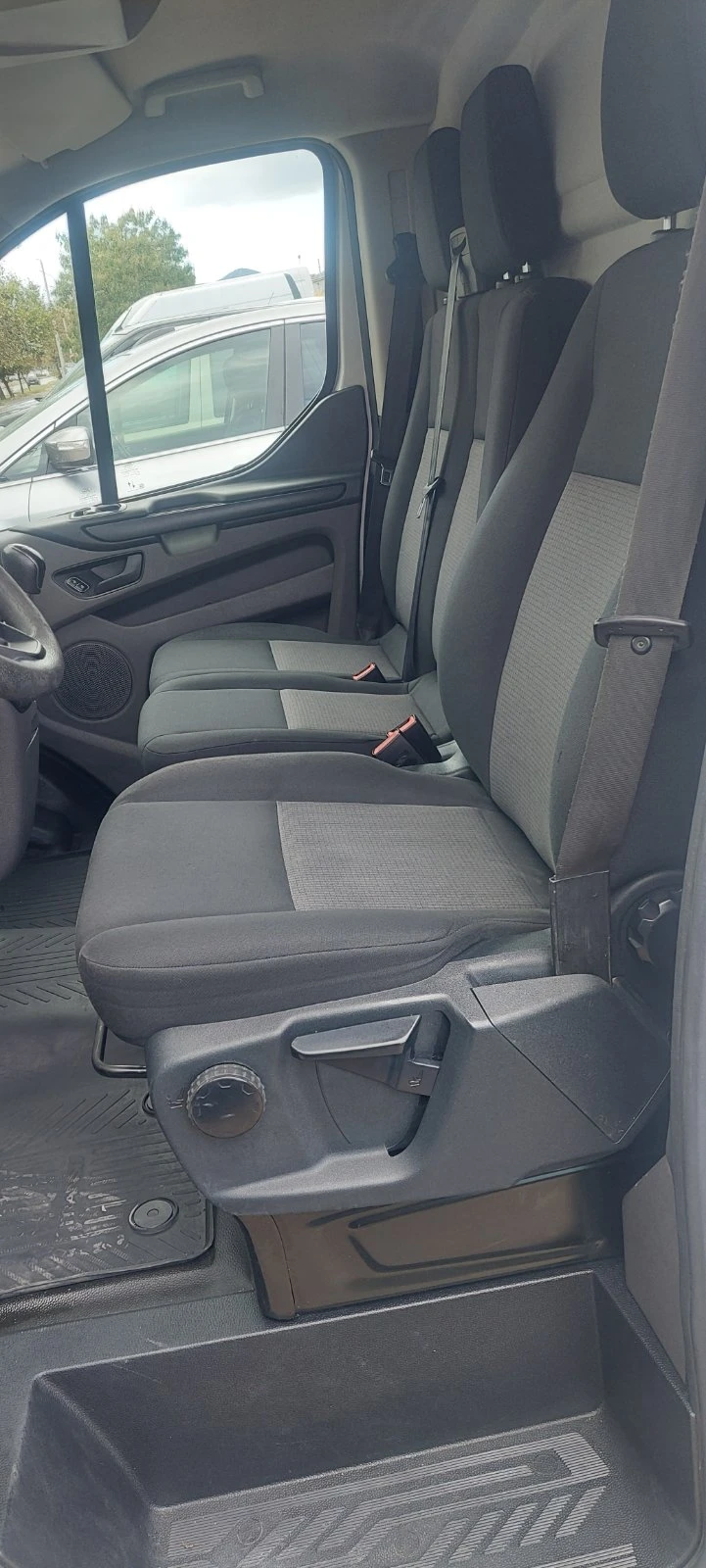 Ford Transit Custom 2.0 tdci клима , снимка 7 - Бусове и автобуси - 56436946