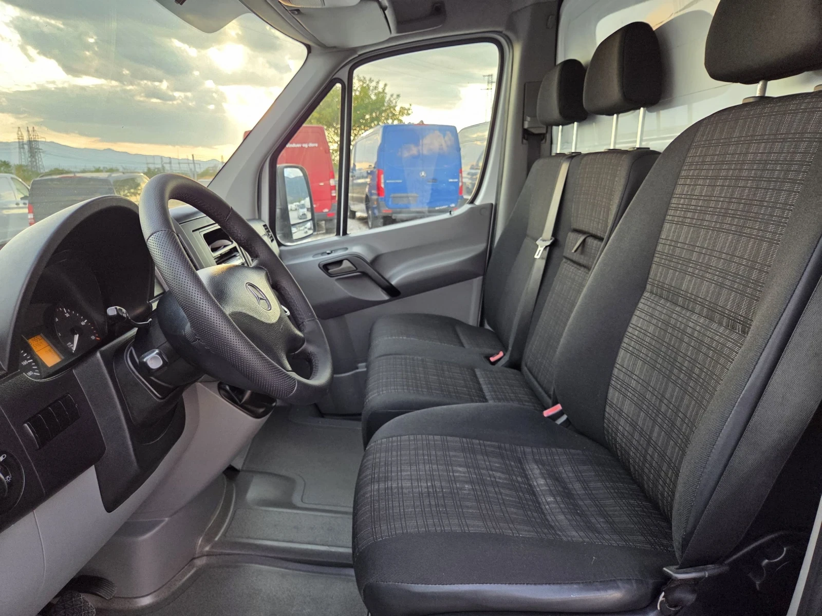 Mercedes-Benz Sprinter 516 CDI, Климатик, Падащ борд, Щора, До 3.5 тона - изображение 10