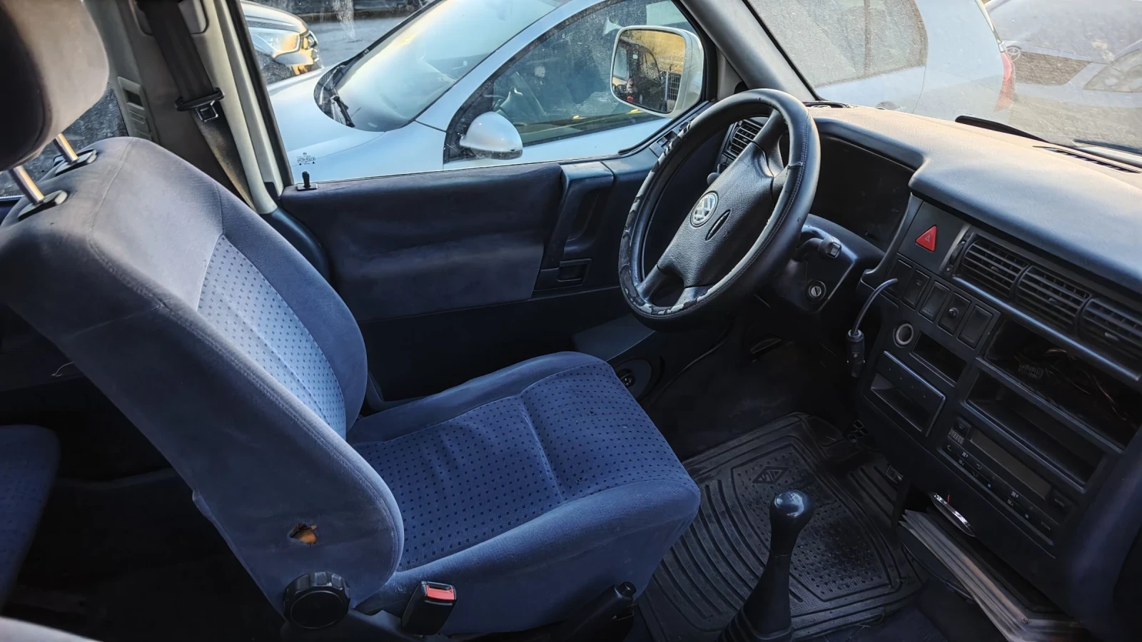 VW Transporter 2.5tdi, снимка 8 - Бусове и автобуси - 55268968