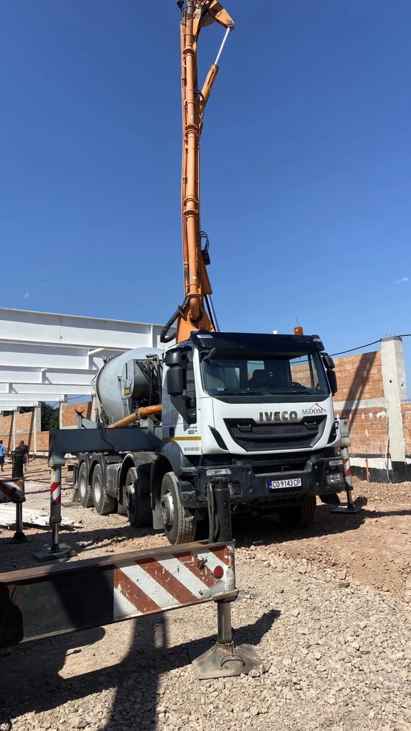 Бетон помпа Iveco TRAKKER 500, снимка 6 - Индустриална техника - 52670327