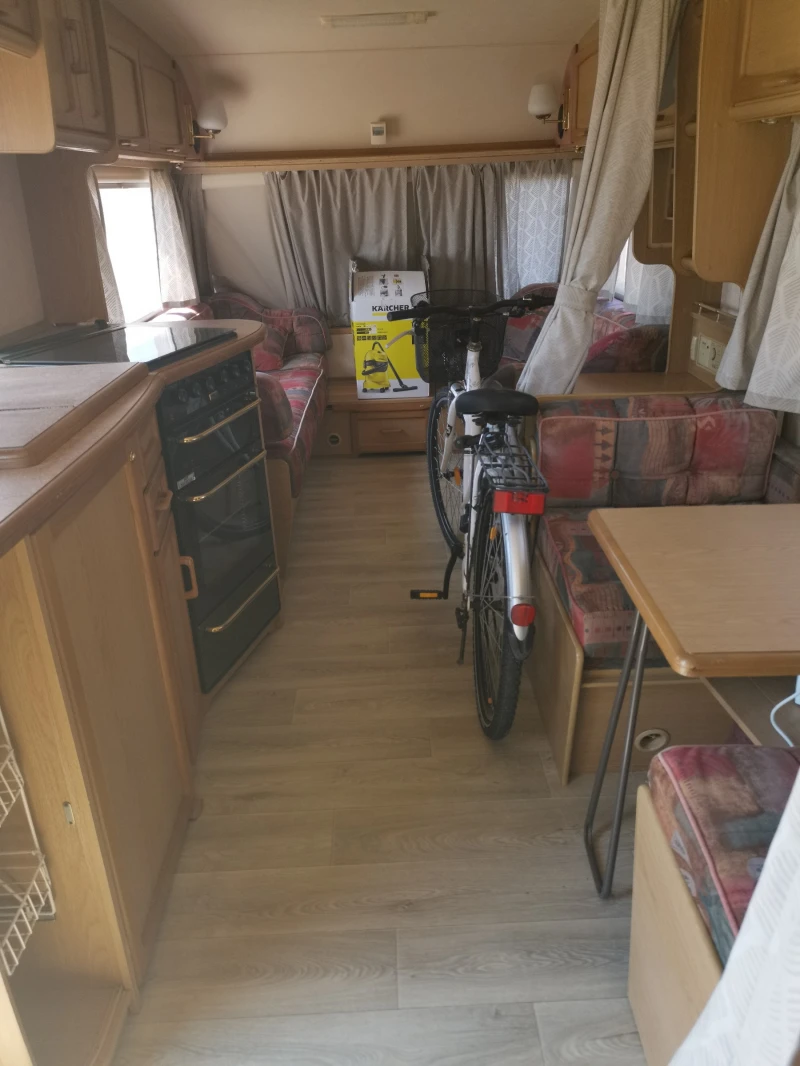 Каравана Swift Conqueror 560, снимка 6 - Каравани и кемпери - 52623947