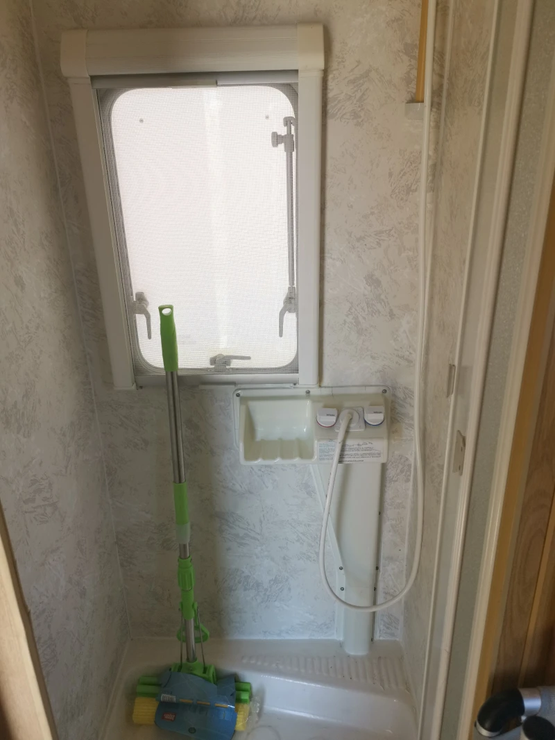 Каравана Swift Conqueror 560, снимка 5 - Каравани и кемпери - 52623947