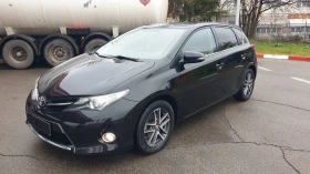 Toyota Auris КАПАРИРАНА, снимка 1