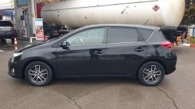 Toyota Auris КАПАРИРАНА, снимка 2